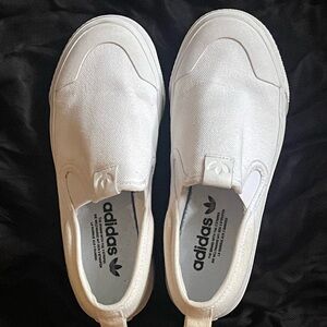 Adidas Nizza slip ons